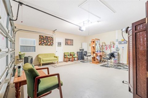 Villa ou maison à vendre à Deltona, Floride: 4 chambres, 236.99 m2 № 2094089 - photo 21