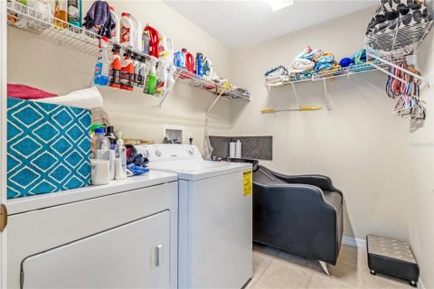 Villa ou maison à vendre à Deltona, Floride: 4 chambres, 236.99 m2 № 2094089 - photo 20
