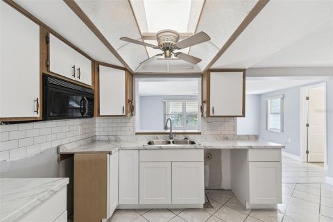 Villa ou maison à vendre à Port Richey, Floride: 2 chambres, 109.25 m2 № 2143042 - photo 28