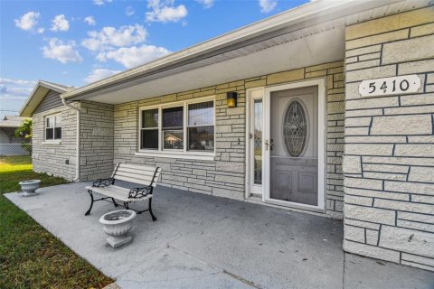 Villa ou maison à vendre à Port Richey, Floride: 2 chambres, 109.25 m2 № 2143042 - photo 11