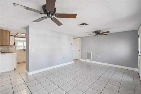 Villa ou maison à vendre à Port Richey, Floride: 2 chambres, 109.25 m2 № 2143042 - photo 14