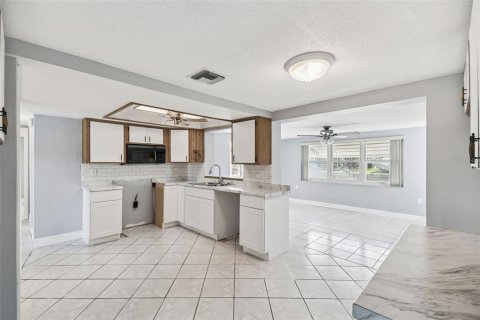 Villa ou maison à vendre à Port Richey, Floride: 2 chambres, 109.25 m2 № 2143042 - photo 29