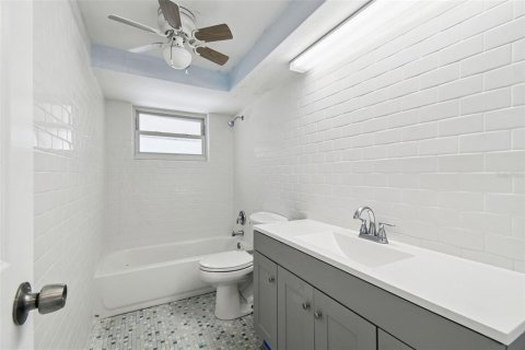 Villa ou maison à vendre à Port Richey, Floride: 2 chambres, 109.25 m2 № 2143042 - photo 17