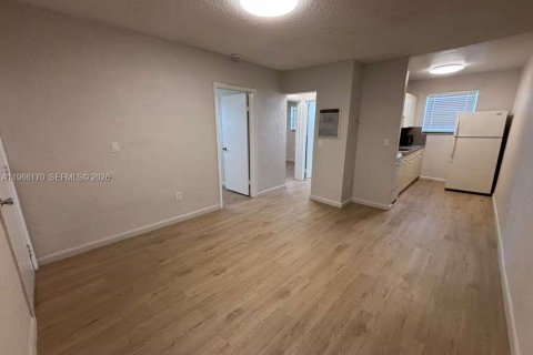 Apartamento en Opa-locka, Florida 2 dormitorios, 51.1 m2 № 2027788