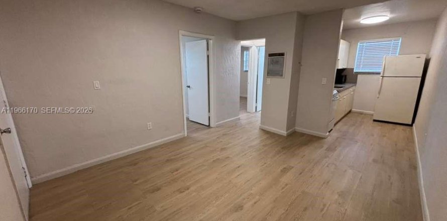 Apartamento en Opa-locka, Florida 2 dormitorios, 51.1 m2 № 2027788