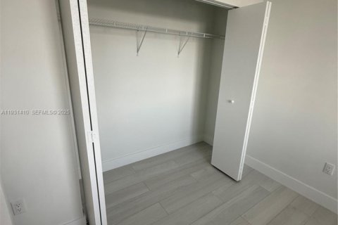 Appartement à louer à Hialeah, Floride: 2 chambres, 80.36 m2 № 1990310 - photo 15