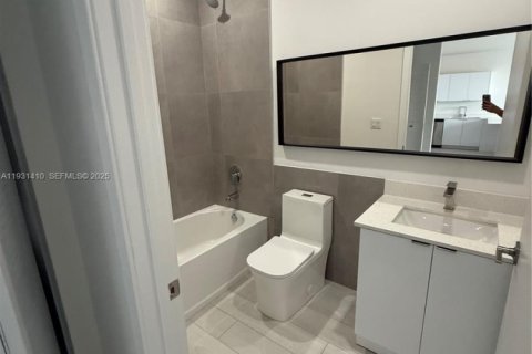 Appartement à louer à Hialeah, Floride: 2 chambres, 80.36 m2 № 1990310 - photo 12