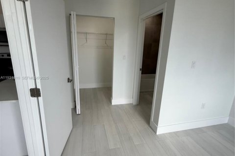 Appartement à louer à Hialeah, Floride: 2 chambres, 80.36 m2 № 1990310 - photo 20
