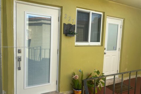 Condominio en venta en Miami, Florida, 2 dormitorios, 86.86 m2 № 1841173 - foto 4