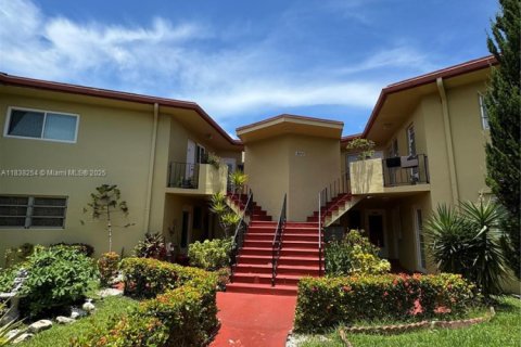 Condominio en venta en Miami, Florida, 2 dormitorios, 86.86 m2 № 1841173 - foto 1