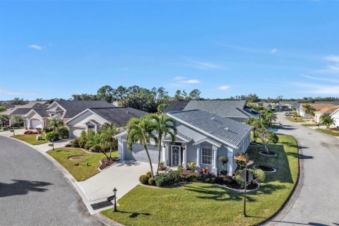 House in Punta Gorda, Florida 2 bedrooms, 128.39 sq.m. № 1916226 - photo 1