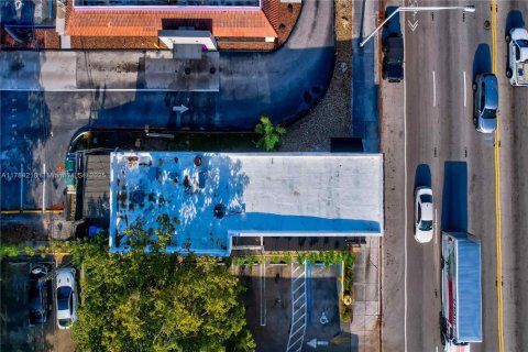 Propiedad comercial en venta en Miami, Florida № 1705969 - foto 5