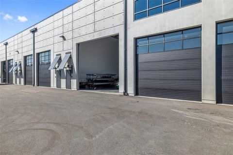 Commercial property in Tampa, Florida 161.28 sq.m. № 1550172 - photo 12