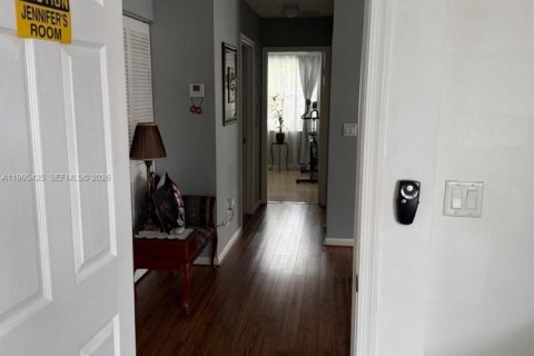 House in Miramar, Florida 4 bedrooms, 238.39 sq.m. № 2058814 - photo 21