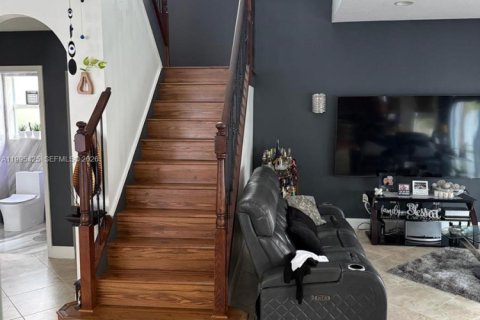 House in Miramar, Florida 4 bedrooms, 238.39 sq.m. № 2058814 - photo 11