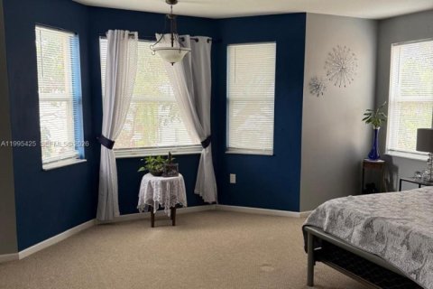 House in Miramar, Florida 4 bedrooms, 238.39 sq.m. № 2058814 - photo 16