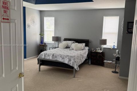 House in Miramar, Florida 4 bedrooms, 238.39 sq.m. № 2058814 - photo 15