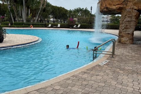 House in Miramar, Florida 4 bedrooms, 238.39 sq.m. № 2058814 - photo 25