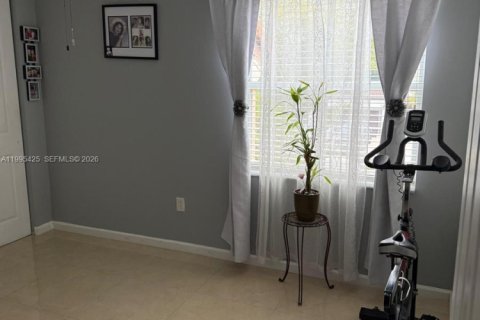 House in Miramar, Florida 4 bedrooms, 238.39 sq.m. № 2058814 - photo 22