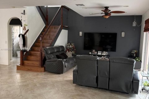 House in Miramar, Florida 4 bedrooms, 238.39 sq.m. № 2058814 - photo 23