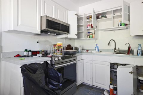 House in Madeira Beach, Florida 3 bedrooms, 140.84 sq.m. № 1564822 - photo 24