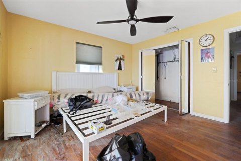 House in Madeira Beach, Florida 3 bedrooms, 140.84 sq.m. № 1564822 - photo 30