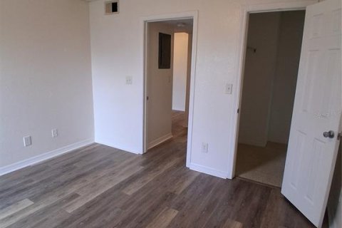 Condominio en alquiler en Saint Petersburg, Florida, 2 dormitorios, 78.78 m2 № 1905502 - foto 13