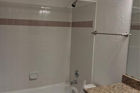 Condominio en alquiler en Saint Petersburg, Florida, 2 dormitorios, 78.78 m2 № 1905502 - foto 11