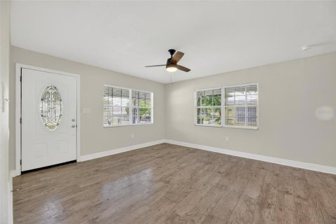 Casa en venta en Tampa, Florida, 3 dormitorios, 90.3 m2 № 1832144 - foto 7