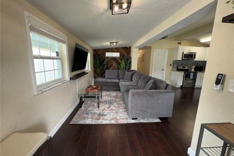 Casa en alquiler en Tampa, Florida, 3 dormitorios, 104.52 m2 № 1916540 - foto 6