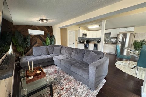 Casa en alquiler en Tampa, Florida, 3 dormitorios, 104.52 m2 № 1916540 - foto 7