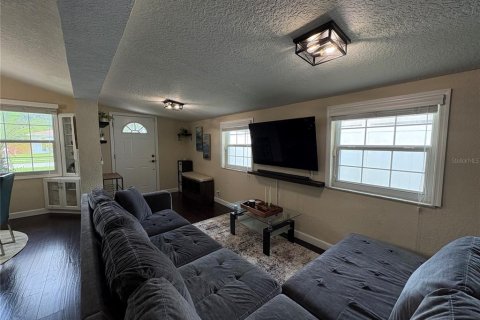 Casa en alquiler en Tampa, Florida, 3 dormitorios, 104.52 m2 № 1916540 - foto 8