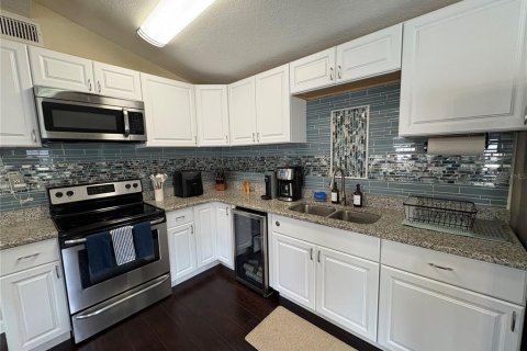 Casa en alquiler en Tampa, Florida, 3 dormitorios, 104.52 m2 № 1916540 - foto 12