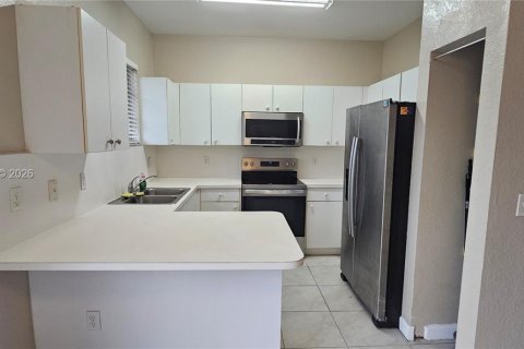 Снять в аренду кондоминиум в Хомстед, Флорида 3 спальни, 110.93м2, № 2005178 - фото 4