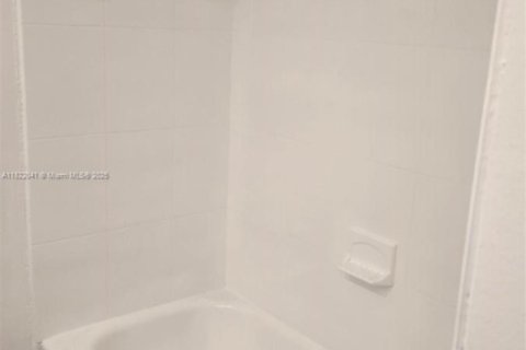Купить кондоминиум в Уэстон, Флорида 2 спальни, 102.75м2, № 1792537 - фото 20