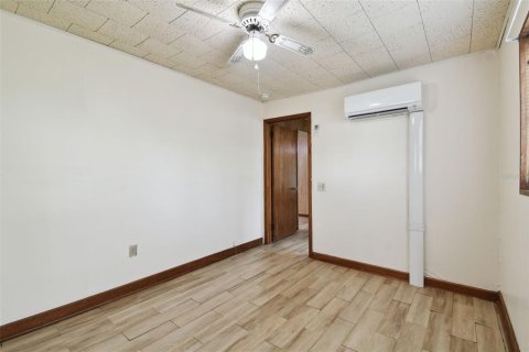 House in Zephyrhills, Florida 3 bedrooms, 107.4 sq.m. № 1807338 - photo 17