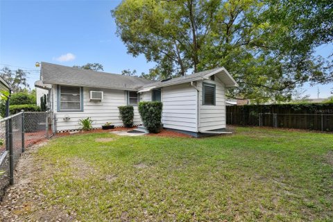 House in Zephyrhills, Florida 3 bedrooms, 107.4 sq.m. № 1807338 - photo 23