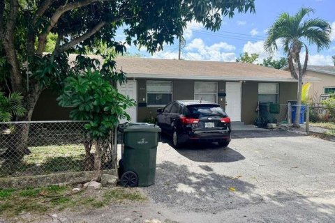 Commercial property in Oakland Park, Florida 165.46 sq.m. № 2250062 - photo 3