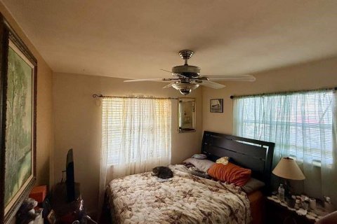 Commercial property in Oakland Park, Florida 165.46 sq.m. № 2250062 - photo 12