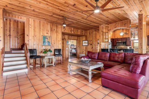 House in Placida, Florida 3 bedrooms, 170.85 sq.m. № 2212974 - photo 5