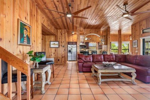 House in Placida, Florida 3 bedrooms, 170.85 sq.m. № 2212974 - photo 3