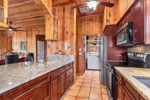 House in Placida, Florida 3 bedrooms, 170.85 sq.m. № 2212974 - photo 11