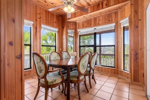 House in Placida, Florida 3 bedrooms, 170.85 sq.m. № 2212974 - photo 13