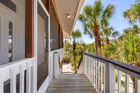 House in Placida, Florida 3 bedrooms, 170.85 sq.m. № 2212974 - photo 24