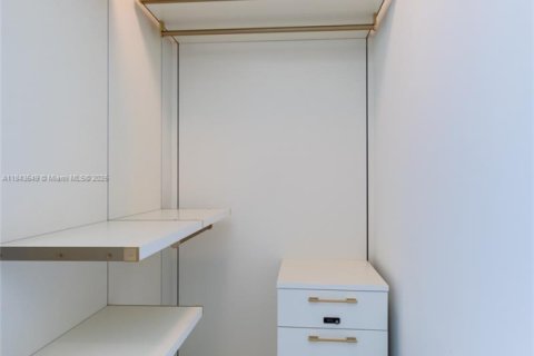 Condominio en alquiler en Sunny Isles Beach, Florida, 2 dormitorios, 145.95 m2 № 1940020 - foto 25