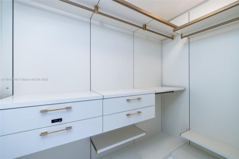 Condominio en alquiler en Sunny Isles Beach, Florida, 2 dormitorios, 145.95 m2 № 1940020 - foto 14