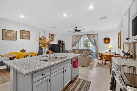 Townhouse in Apollo Beach, Florida 3 bedrooms, 167.41 sq.m. № 2201629 - photo 8