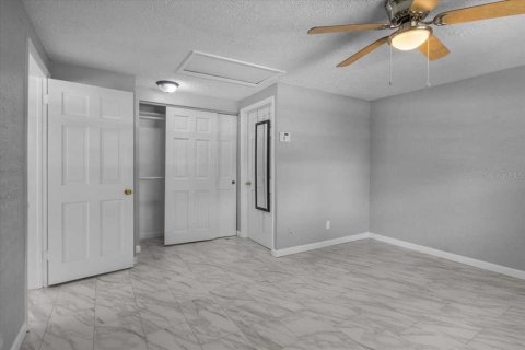 House in Saint Petersburg, Florida 4 bedrooms, 127.93 sq.m. № 1780295 - photo 24