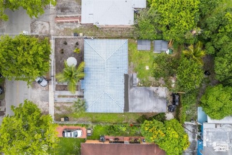 House in North Miami, Florida 2 bedrooms, 81.66 sq.m. № 2052776 - photo 26