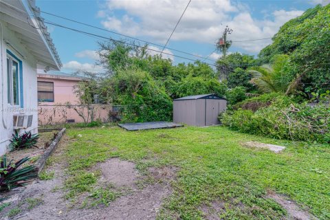 House in North Miami, Florida 2 bedrooms, 81.66 sq.m. № 2052776 - photo 19
